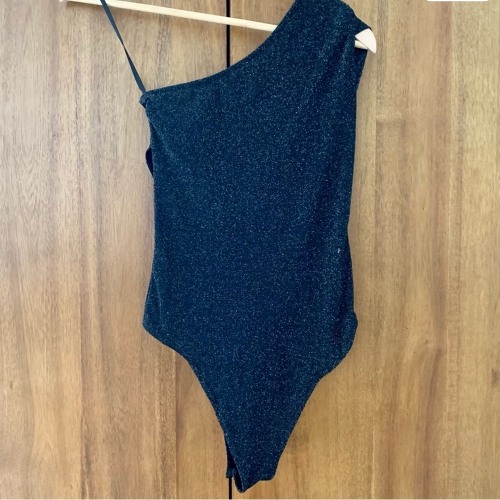 One Shoulder Asymmetrical Glitter Bodysuit XS - Picture 11 of 11